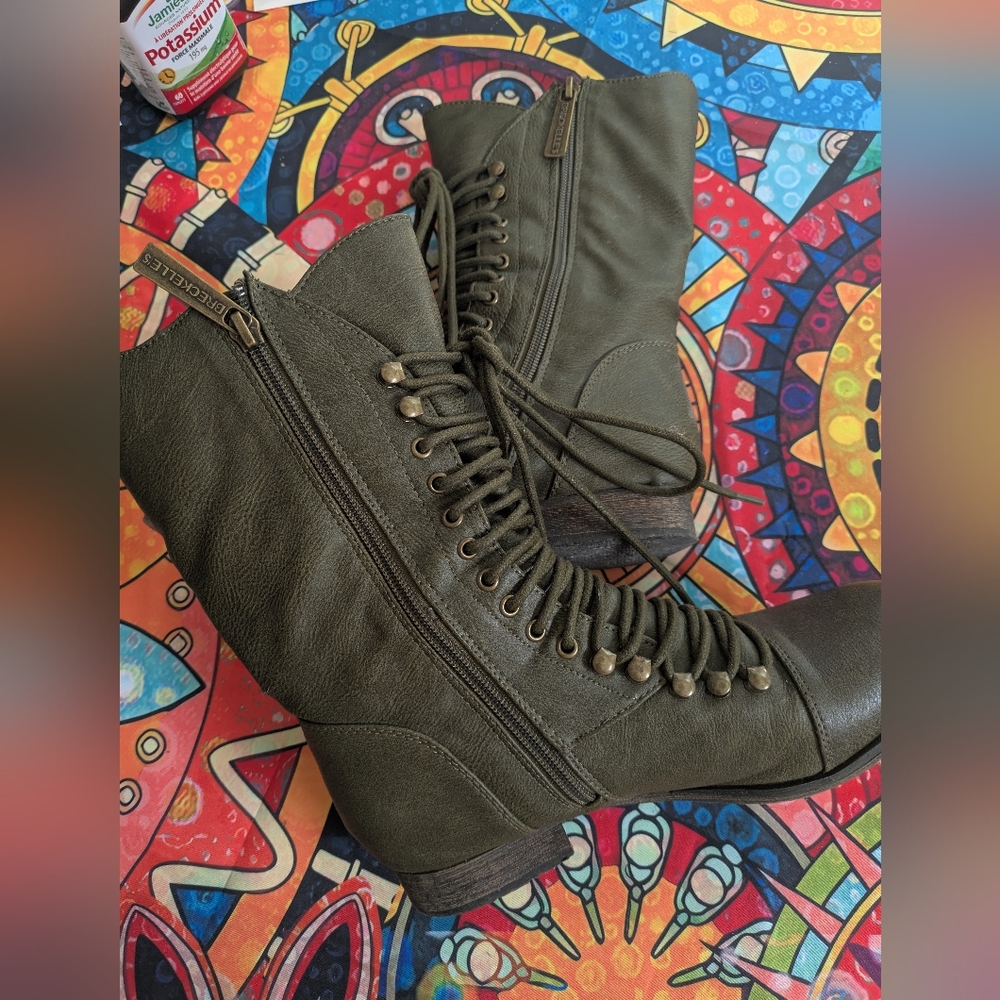 Brekelle's Boots Size 6